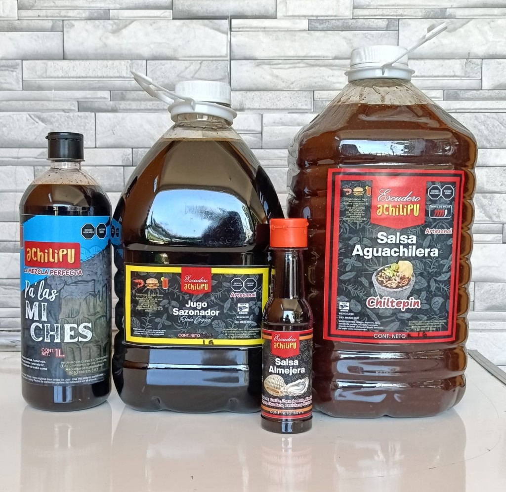 Línea Achilipú en varios tamaños: botellas y garrafas